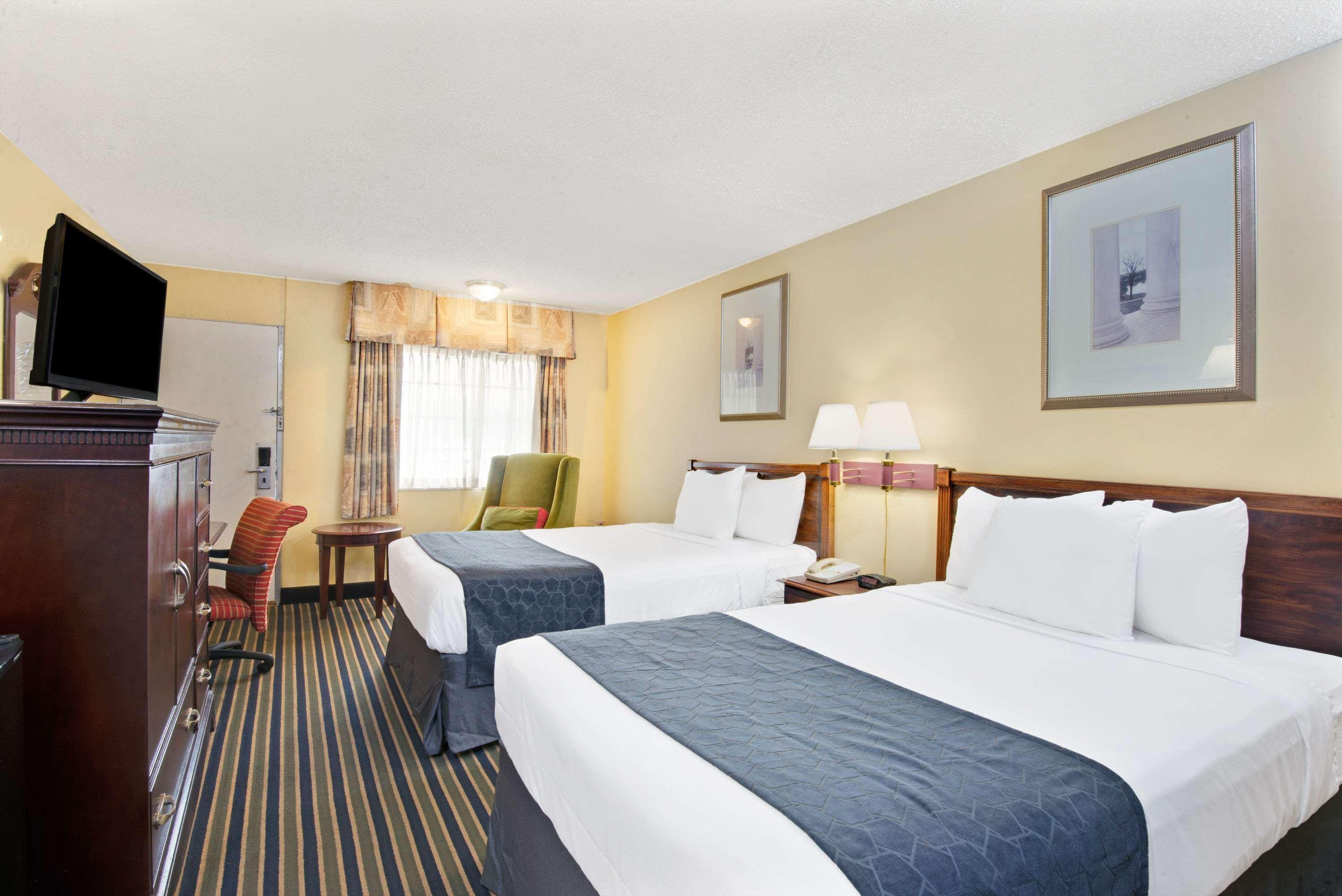 Days Inn By Wyndham Towson Esterno foto