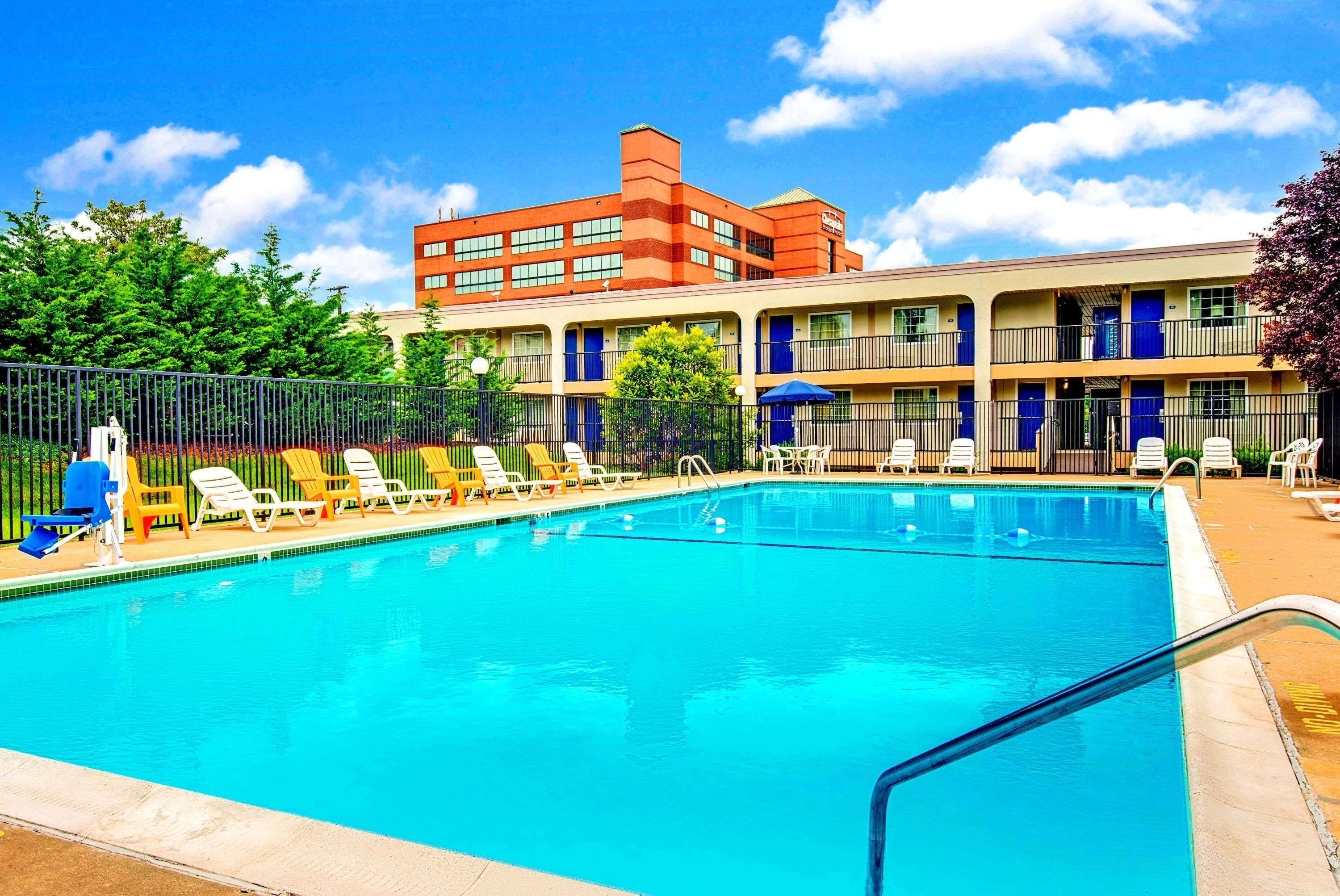 Days Inn By Wyndham Towson Esterno foto