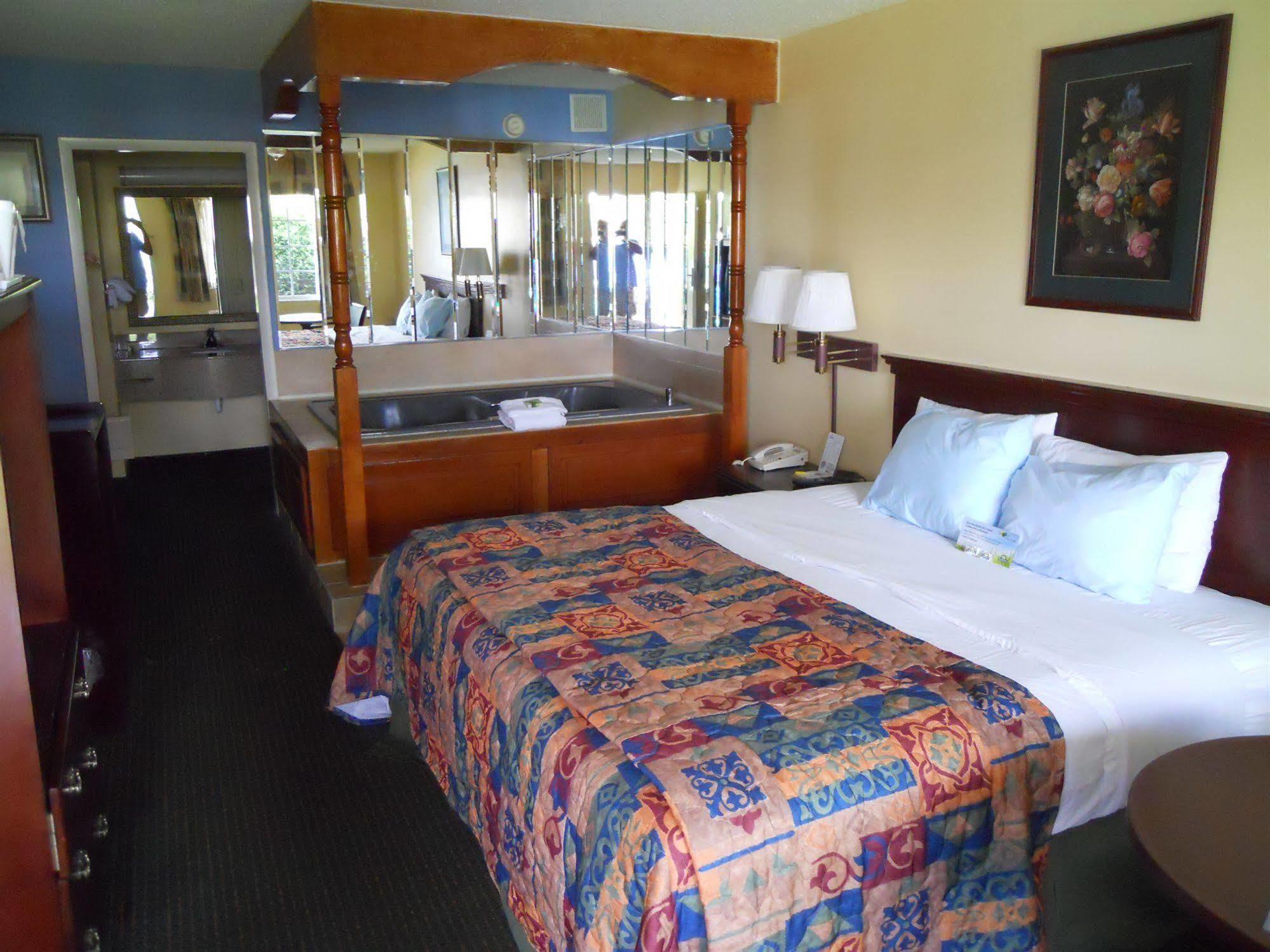 Days Inn By Wyndham Towson Esterno foto